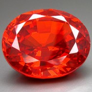 A lapidação é o processo por meio do qual a pedra é cortada, modificando sua estrutura geométrica, com facetas polidas que refratam a luz e dão brilho ao colorido. A lapidação é o processo por meio do qual a pedra é cortada, modificando sua estrutura geométrica, com facetas polidas que refratam a luz e dão brilho ao colorido.